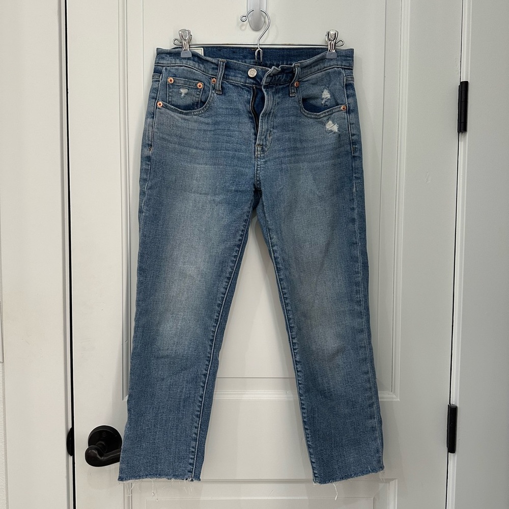 GAP Girlfriend Mid-Rise Cropped Jeans Size 26